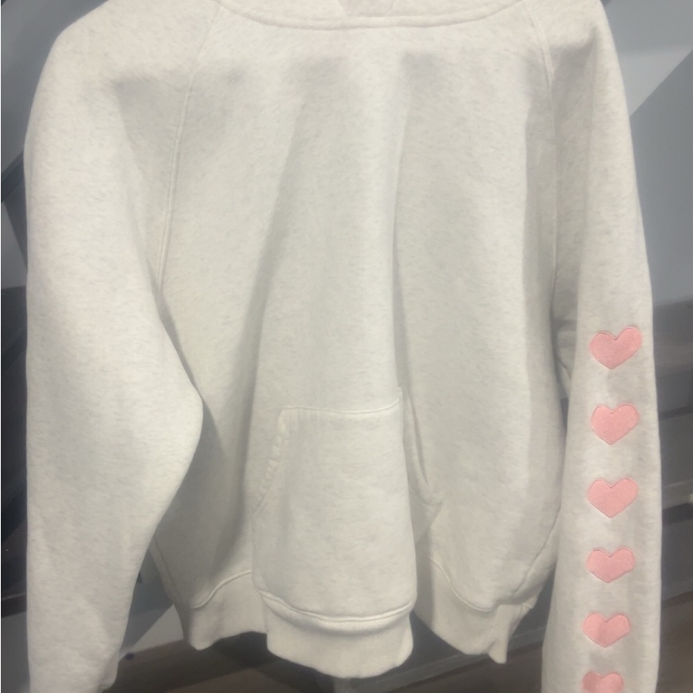 dandy worldwide Cream Crewneck hoodie with Pink Heart Sleeve